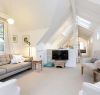 The Gatehouse - Light filled cottage in the leafy suburb of Hawthorn - Accommodation Guide