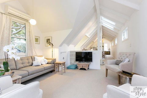 The Gatehouse - Light Filled Cottage In The Leafy Suburb Of Hawthorn - Accommodation Guide 0