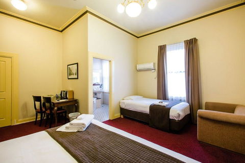 The Glenferrie Hotel Hawthorn - Accommodation Guide 2