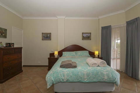 The Good Life B&B - Accommodation Guide 2