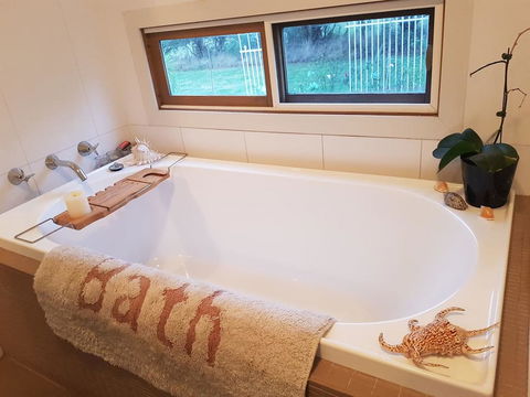 The Gurdies Room With Amazing Sunset Views - Accommodation Asia 2