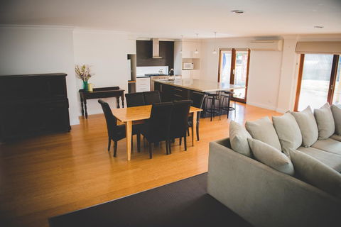 The Hicks - Accommodation Asia 2