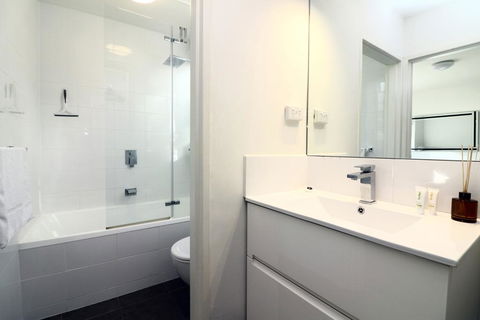 The Ivy - Long Stay Rates, Parking, Balcony - Accommodation Guide 2