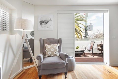 The Jetty Apartment By Ready Set Host - Accommodation Asia 1