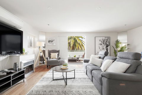 The Jetty Apartment By Ready Set Host - Accommodation Guide 0