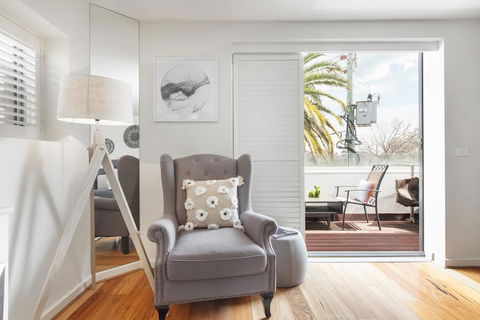 The Jetty Apartment By Ready Set Host - Accommodation Guide 1