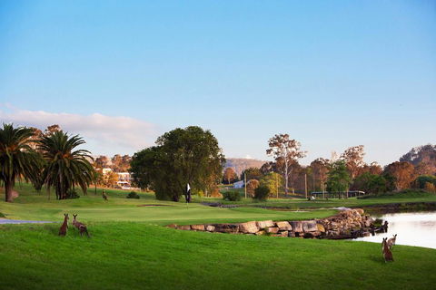 The Kooralbyn Valley - Accommodation Guide 1