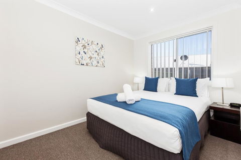 The Laneway - Accommodation Guide 1