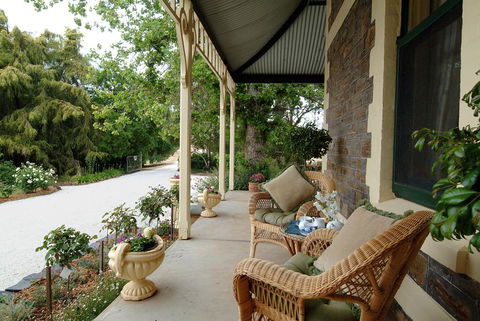 The Lodge Country House - Accommodation Guide 1