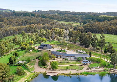 The Loft At Butlers Lane Vineyard - Accommodation Guide 0
