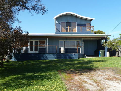 The Love Shack - Bridport - Accommodation Asia 0