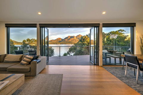 The Moorings - Accommodation Guide 0