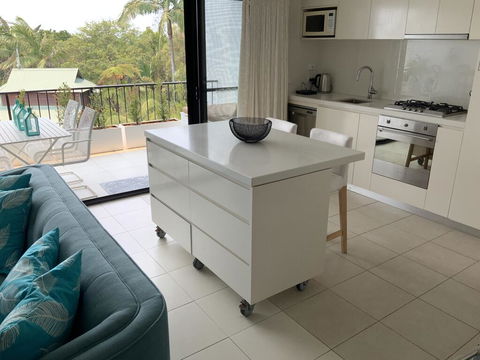 The Oasis Apartments And Treetop Houses - Accommodation Guide 3