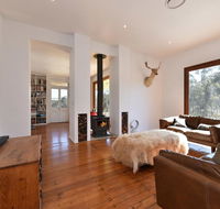 The Parson's Vineyard Retreat - get amongst the vineyards in a historic home - Accommodation Asia
