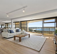 The Penthouse  Point Cartwright - INSTANT HOTEL WINNER 2019 - Accommodation China