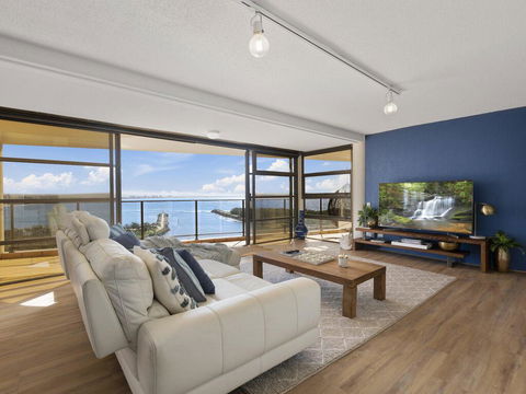 The Penthouse @ Point Cartwright - INSTANT HOTEL WINNER 2019 - Accommodation Asia 1