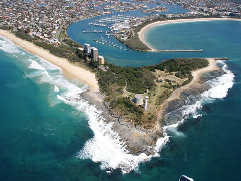 The Penthouse @ Point Cartwright - INSTANT HOTEL WINNER 2019 - Accommodation Asia 2