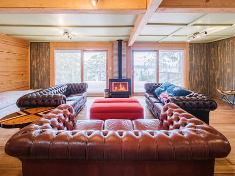 The Pier House - Accommodation Guide 2