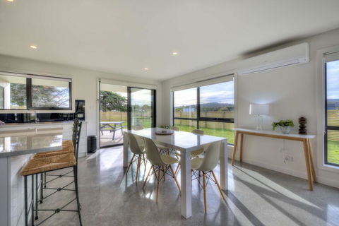 The Pines 1 - Accommodation Guide 3