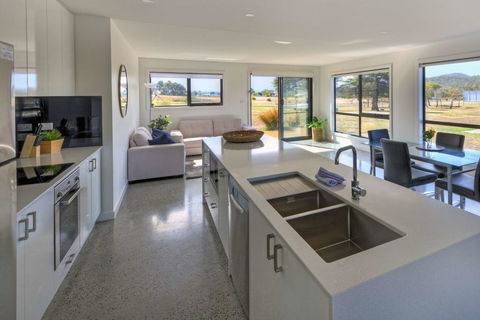 The Pines 2 - Accommodation Guide 0