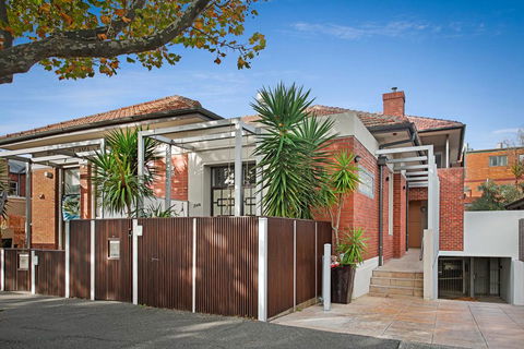 The Post Office Apartments - Accommodation Guide 0
