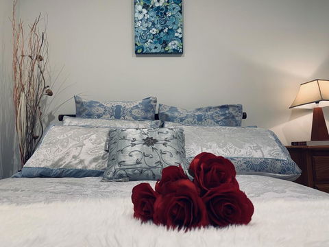 The Private , Green And Cozy Home In Caulfield - Accommodation Guide 0
