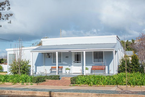 The Rested Guest 3 Bedroom Cottage West Wyalong - Accommodation Asia 0