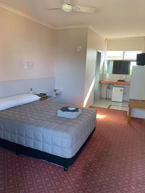 The Royal Motel - Accommodation Asia 0