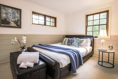 The Stone On The Hill - 3 Bedroom House - Accommodation Asia 3