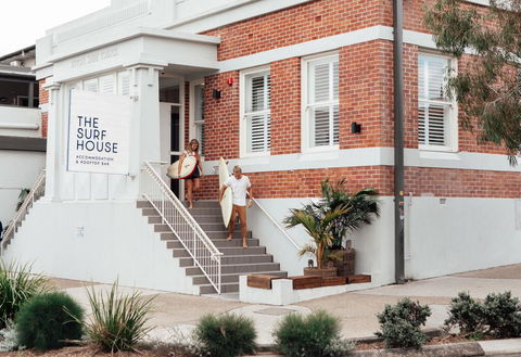 The Surf House - Accommodation Guide 1