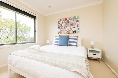 The Tinnock Entertainer Large & Comfy + Wifi - Accommodation Asia 2