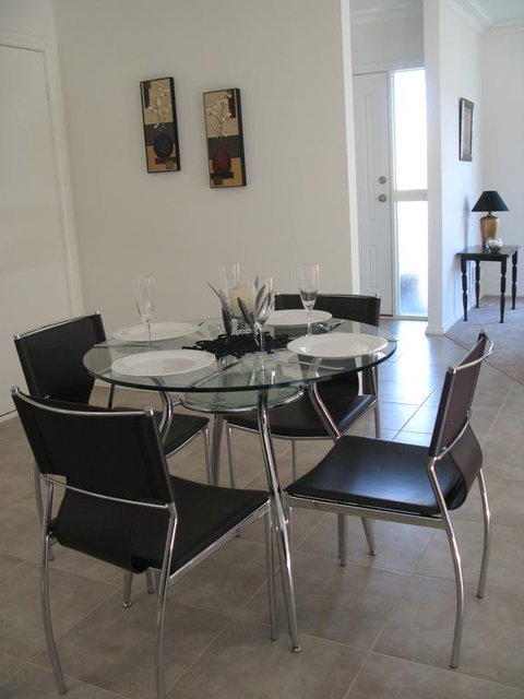 The Villa Kyabram - Accommodation Asia 3