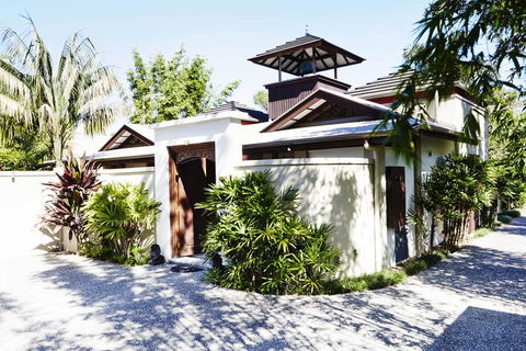 The Villas Of Byron - Accommodation Guide 1