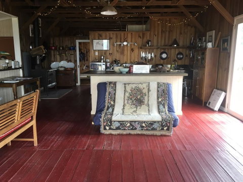 The Woolshed And Farmhouse Blue, Bruny Island - Accommodation Guide 1