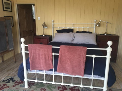 The Woolshed And Farmhouse Blue, Bruny Island - Accommodation Guide 2