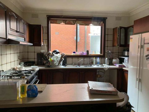 Thomastown Antique House Room 5 - Accommodation Guide 1