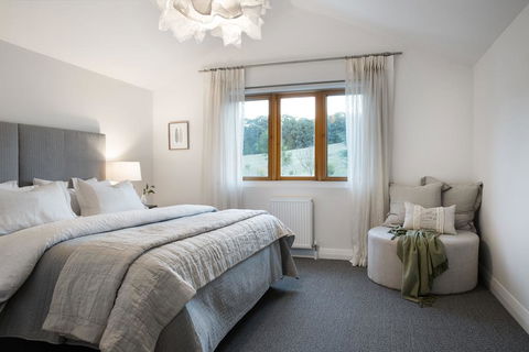 Three Paddocks - Accommodation Guide 2