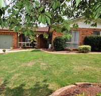 Tidy Home in a Leafy Suburb Great Location - Accommodation Asia