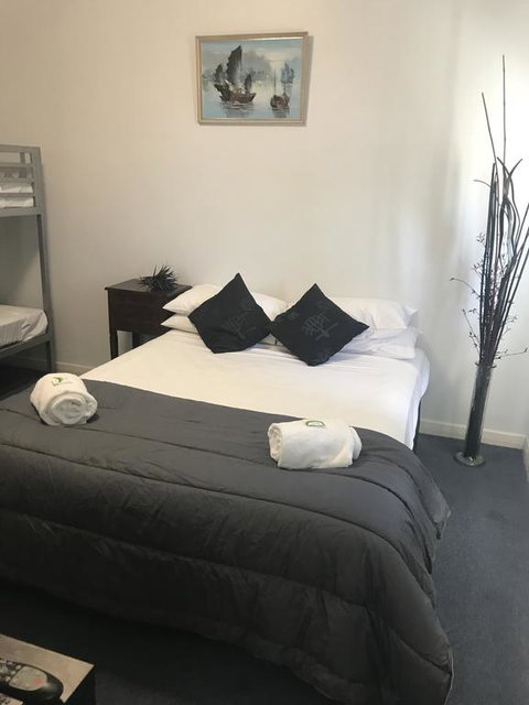 Tin Can Bay Budget Accommodation - Accommodation Guide 0