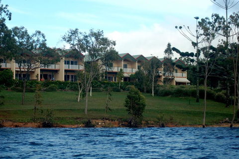 Tinaroo Lake Resort - Accommodation Asia 2