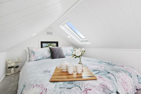 TINY HOME......BIG Views - Accommodation Asia 1