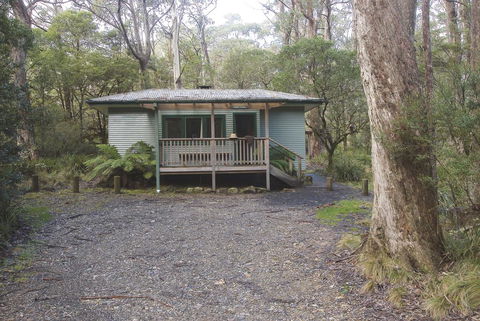 Toms Cabin - Accommodation Asia 1