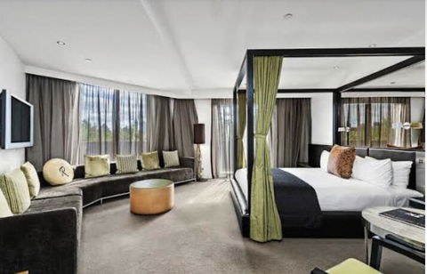 Top Private Service, Business Reception, Alternative Travel - Accommodation Guide 1