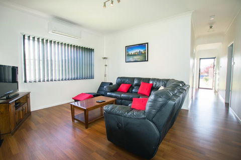 Topaz Cottage - Accommodation Asia 3