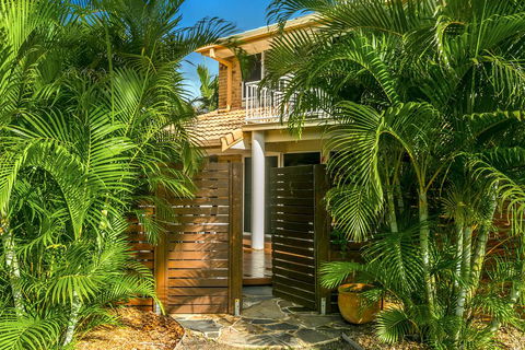 Tradewinds 4 - Accommodation Guide 1