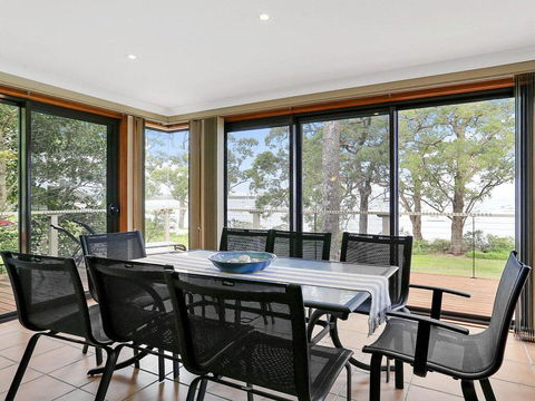 Tradewinds @ The Bay - All The Comforts Of Home - Accommodation Asia 3