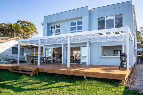 Tranquility Absolute Waterfront - Pet Friendly - 10 Mins To Hyams Beach - Accommodation Asia 1