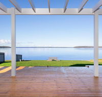 Tranquility Absolute Waterfront - Pet Friendly - 10 Mins to Hyams Beach - Accommodation Asia