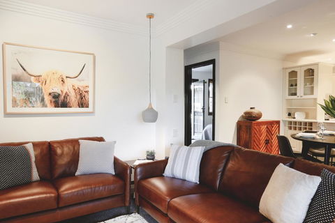 Tre Sorelle Camden - Accommodation Guide 2