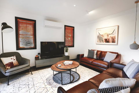 Tre Sorelle Camden - Accommodation Guide 1